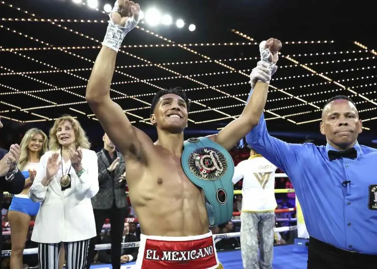 Emiliano Fernando Vargas (Cortesía: Mikey Williams/Top Rank)