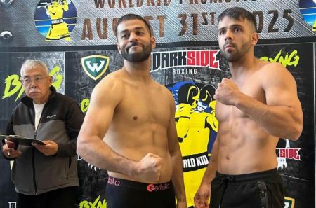 (De izquierda a derecha) – El ex campeón mundial Sadam Ali y su oponente, Cody Wilson