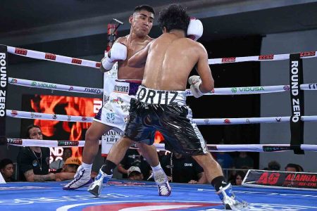 Vence Cejitas Valladares a Chocolatito Ortiz