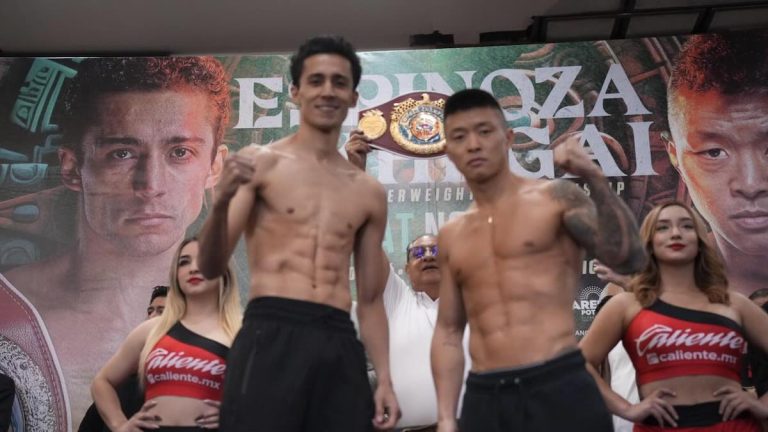 Rafael Espinoza vs. Arnold Khegai (Cortesía: Zanfer Boxing)