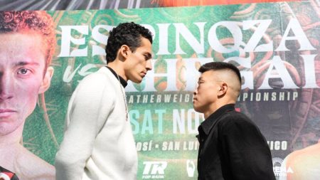 Rafael Espinoza vs Arnold Khegai Rafael Espinoza vs. Arnold Khegai (Cortesía: Zanfer Boxing)