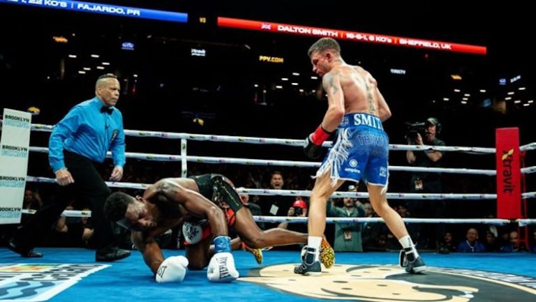 subriel-matias-vs-dalton-smith1 Subriel Matías derribado por Dalton Smtih