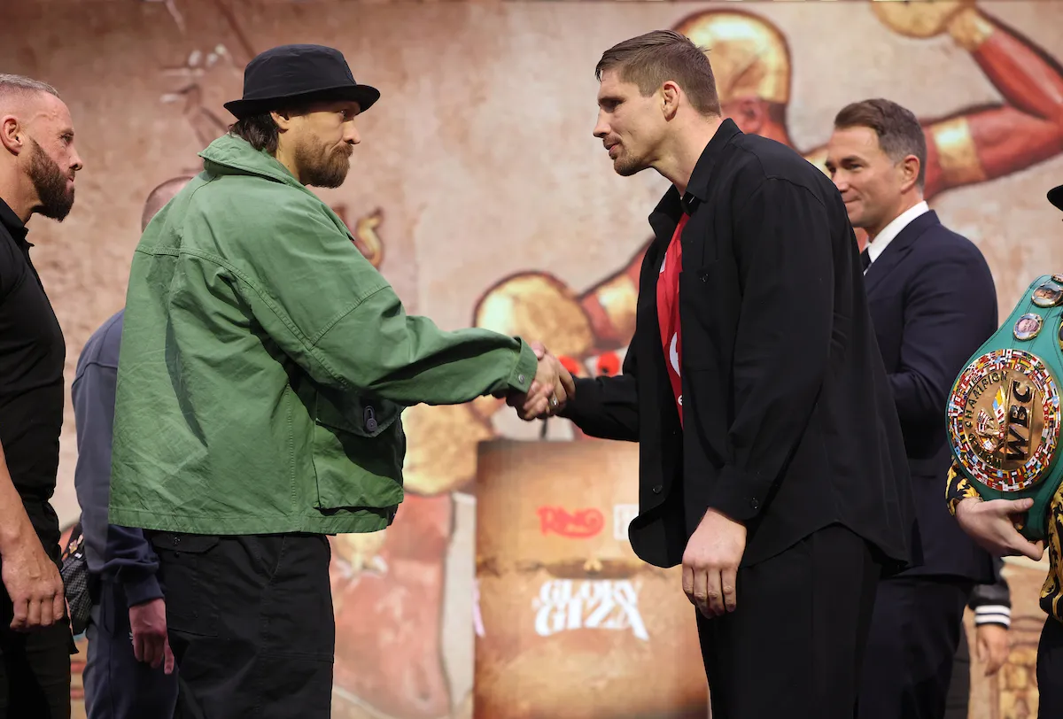 Oleksandr Usyk vs. Rico Verhoeven (Mark Robinson/Matchroom Boxing)