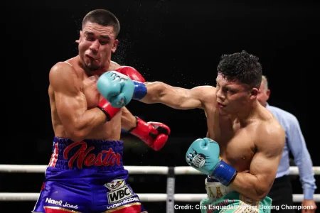 Isaac-Cruz-vs-Nestor-Bravo Néstor Bravo vs Isaac Cruz (Cortesía de Cris Esqueda/ Premier Boxing Champions)