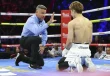 Inoue derribado (Cortesía: Mikey Williams/Top Rank)